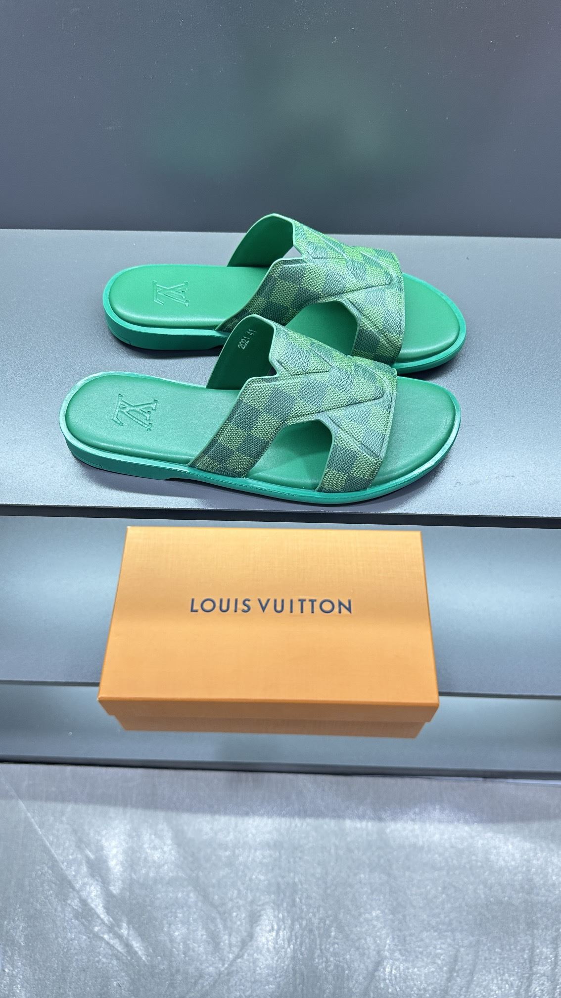 Louis Vuitton Slippers